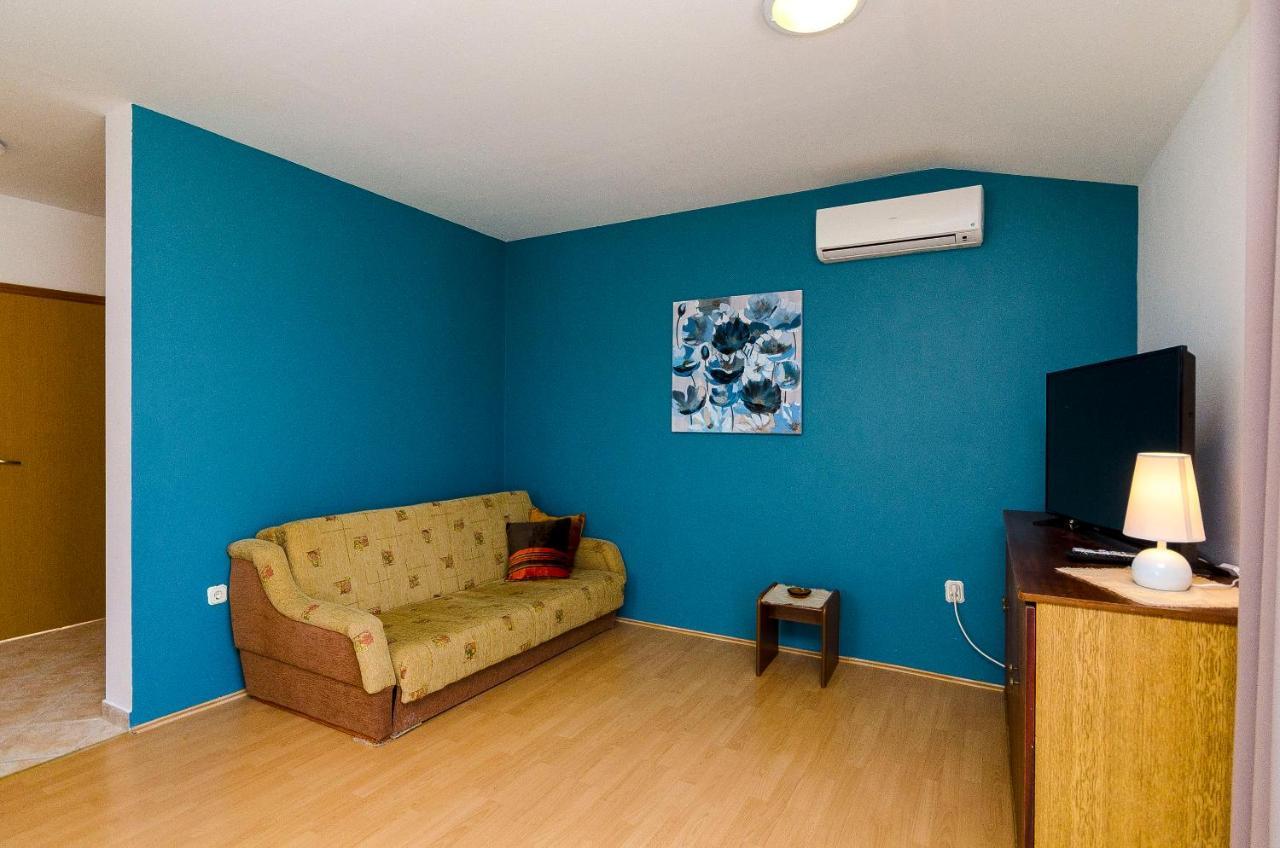 Apartments Milka スラティネ エクステリア 写真