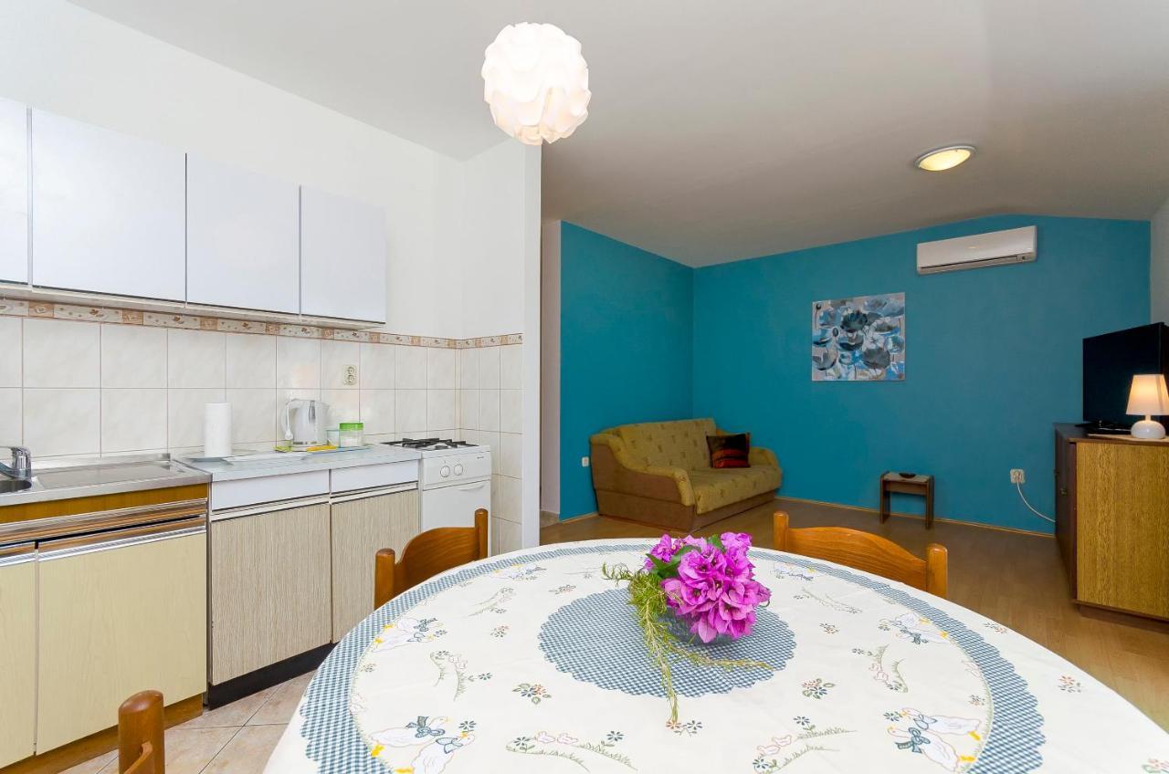 Apartments Milka スラティネ エクステリア 写真